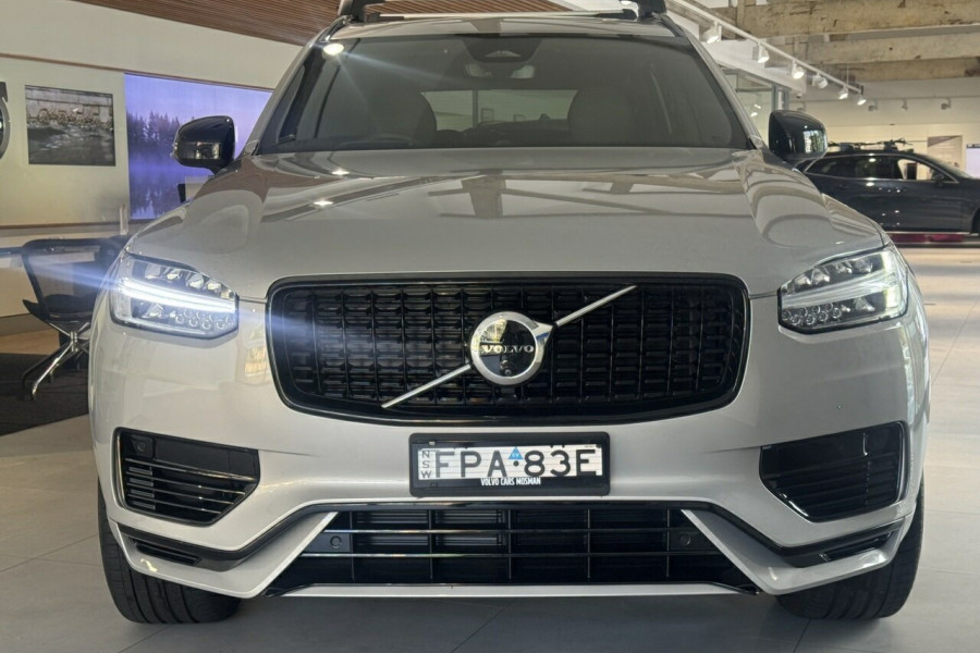 2024 Volvo XC90 L Series Recharge Ultimate T8 Plug-In Hybrid SUV Image 8