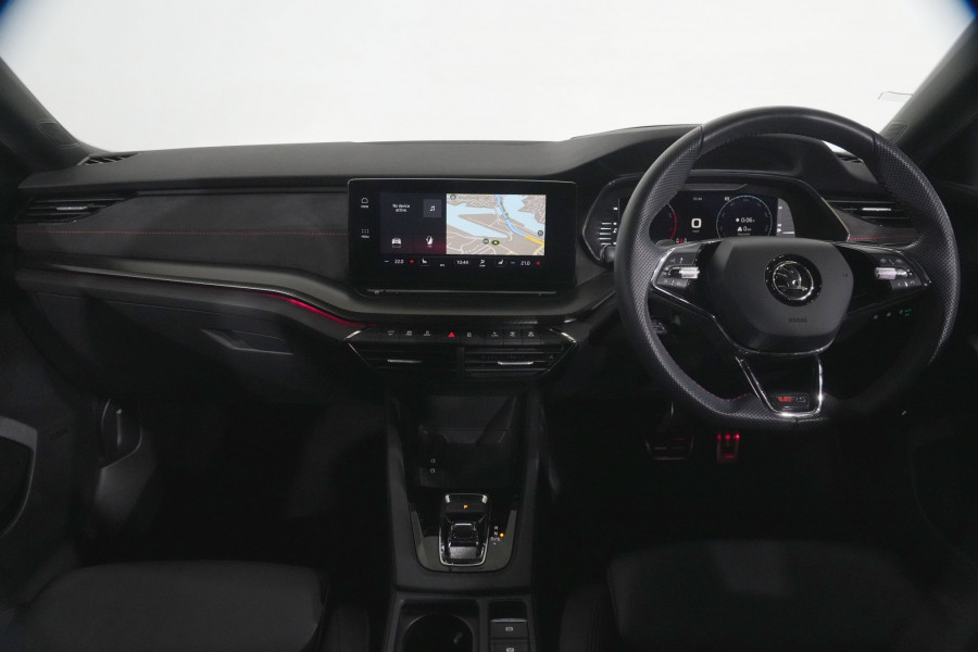 2022 Skoda Octavia RS SUV Image 11