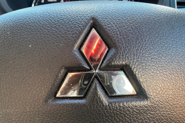2017 Mitsubishi Pajero Sport QE Exceed SUV Image 20