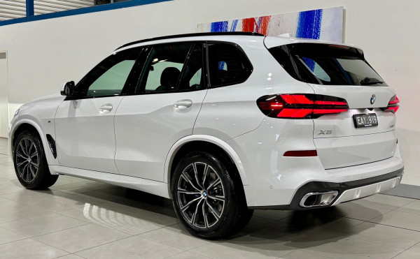 2025 BMW X5 G05 LCI xDrive30d M Sport SUV image 7