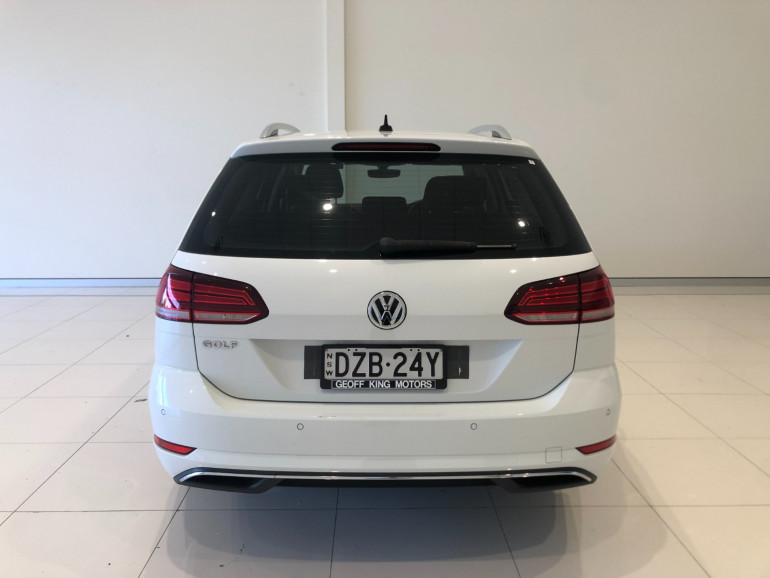 2018 Volkswagen Golf 7.5 110TSI Comfortline Wagon Image 5