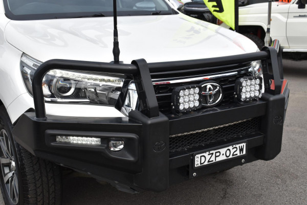 2018 Toyota HiLux  SR5 Double Cab Pick Up Image 24