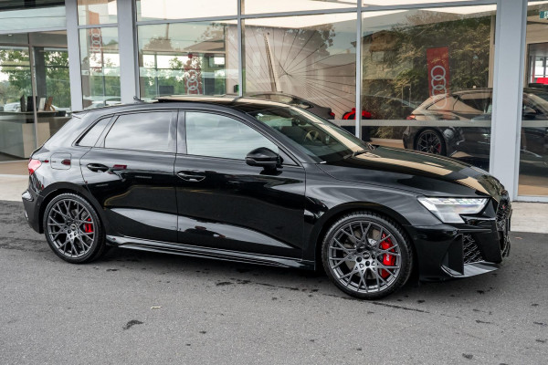 2026 Audi RS 3 GY  Hatch image 3