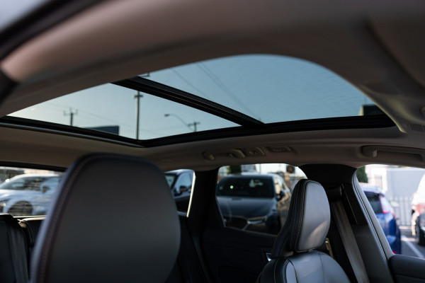 2026 Volvo XC60 UZ Ultra T8 Plug-in Hybrid Dark SUV Image 17