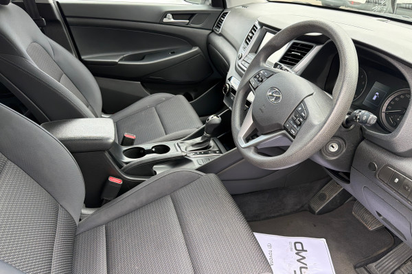 2018 Hyundai Tucson D3W52GA1FDD998 Active SUV Image 6