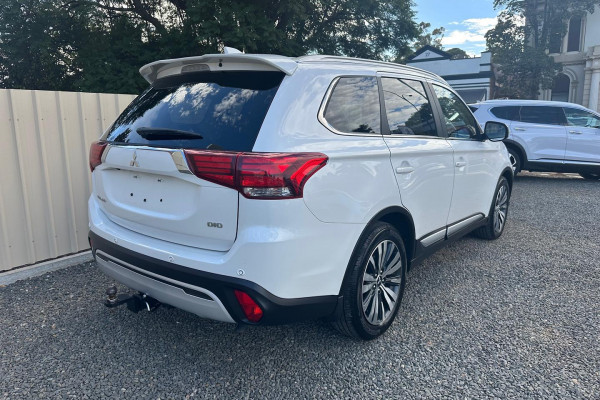 2021 Mitsubishi Outlander ZL LS SUV Image 6