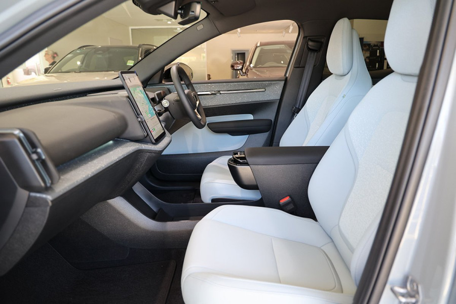 2024 MY25 Volvo EX30  Single Motor Extended Range Ultra SUV Image 22