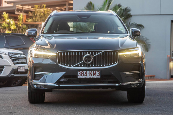 2023 Volvo XC60  Ultimate B5 Bright SUV Image 4