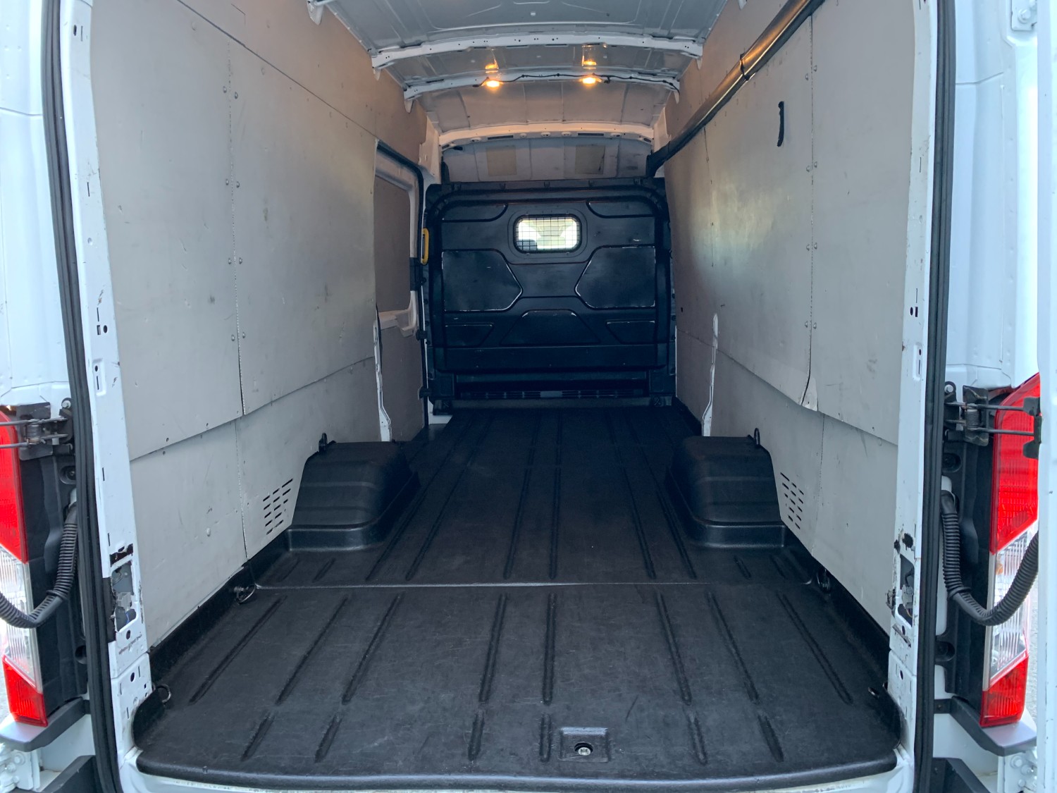 2018 MY17.75 Ford Transit Cab Chassis Image 10