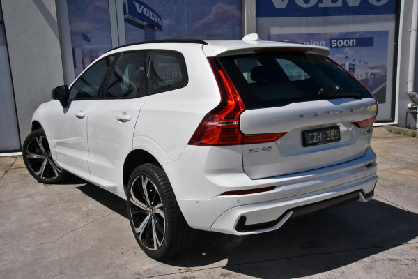 2023 Volvo XC60  Ultimate B6 Dark SUV Image 3