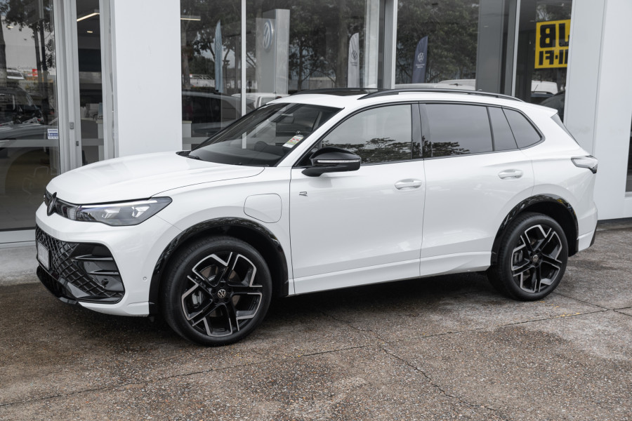 2026 Volkswagen Tiguan CT 200TSI eHybrid R-Line SUV Image 3