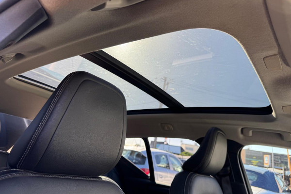 2020 Volvo XC40 XZ T4 Momentum SUV Image 27