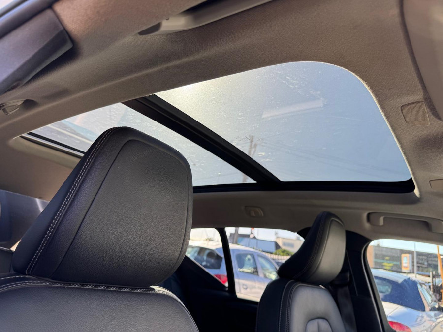 2020 Volvo XC40 XZ T4 Momentum SUV Image 27