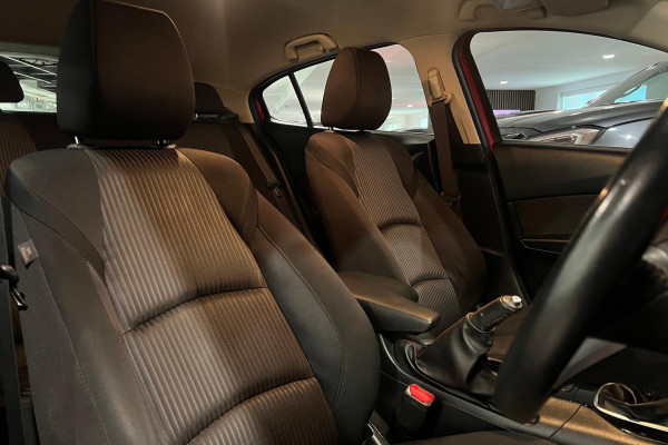 2015 Mazda 3 BM5438 SP25 Hatch Image 19