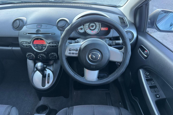 2010 Mazda 2 DE Series 2 Maxx Sedan Image 16