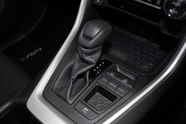 2024 Toyota RAV4 AXAH52R GX SUV image 13