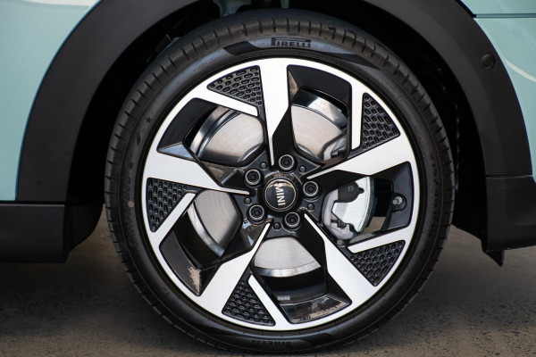 2026 MINI Cooper F65 C Classic Hatch image 22