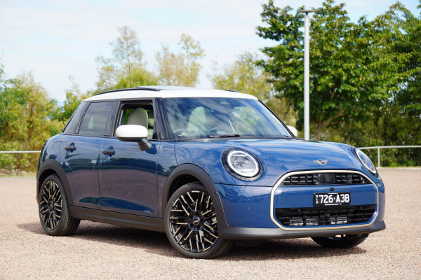 2024 MINI Cooper F65 C Favoured SUV