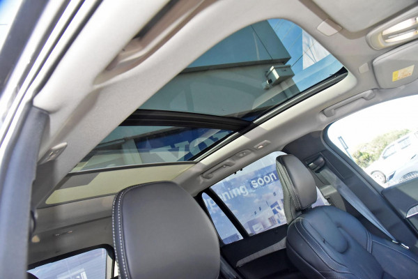 2023 MY24 Volvo XC90  Recharge Ultimate T8 Plug-In Hybrid SUV Image 4