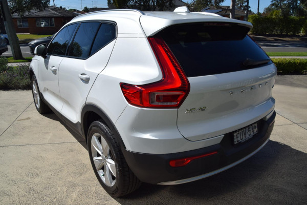 2022 MY23 Volvo XC40 XZ Plus B4 SUV Image 5
