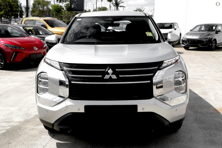 2026 Mitsubishi Outlander ZM ES SUV Image 2