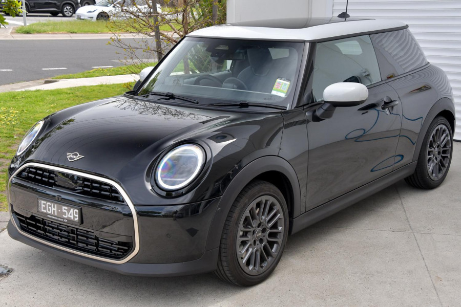 2026 MINI Cooper F66 C Favoured Hatch
