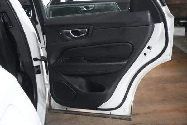 2021 Volvo XC60 UZ D4 Momentum SUV
