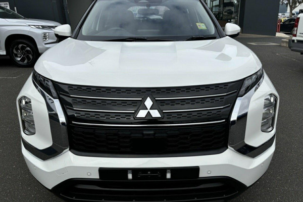 2024 Mitsubishi Outlander ZM ES SUV