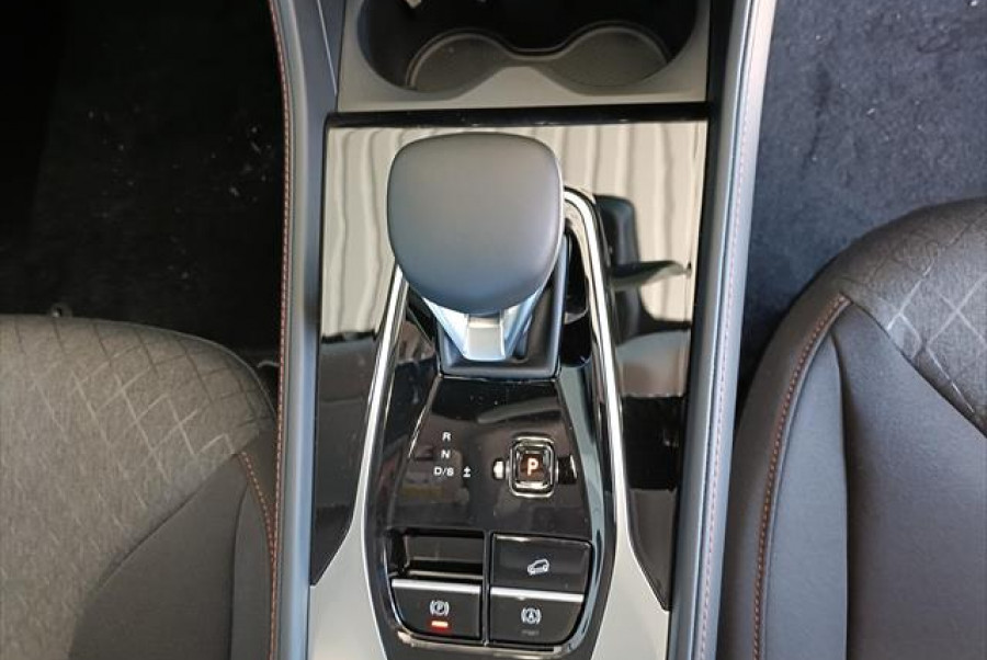 2024 MY24.5 MG HS AS33 Vibe SUV Image 18