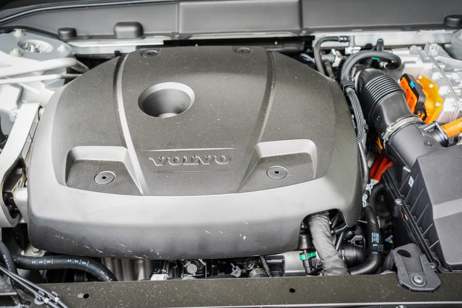 2025 Volvo XC60 UZ Ultra T8 Plug-In Hybrid SUV Image 34
