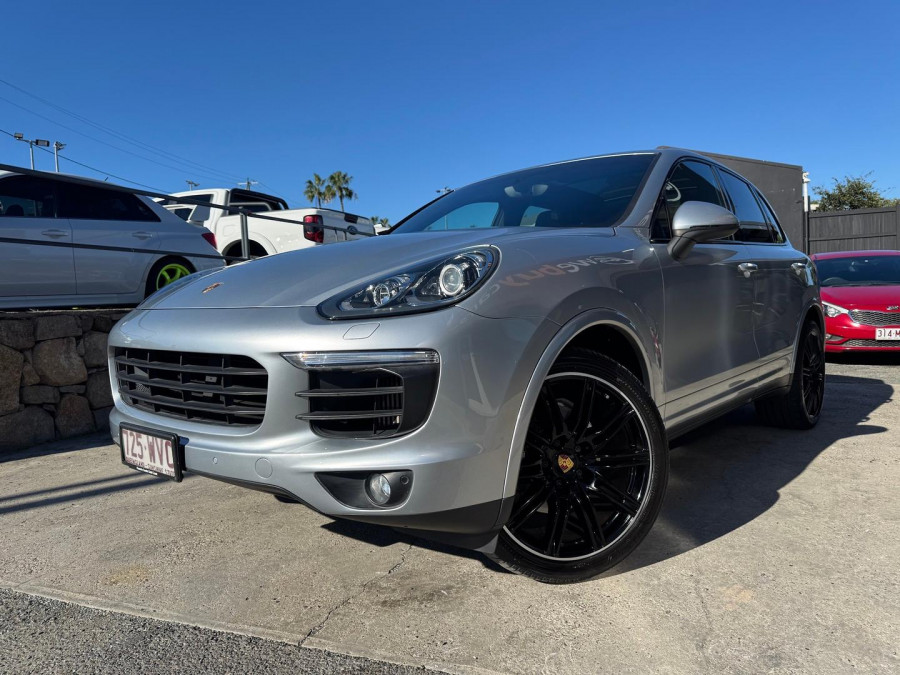 2016 MY17 Porsche Cayenne 92A Platinum Edition SUV Image 2
