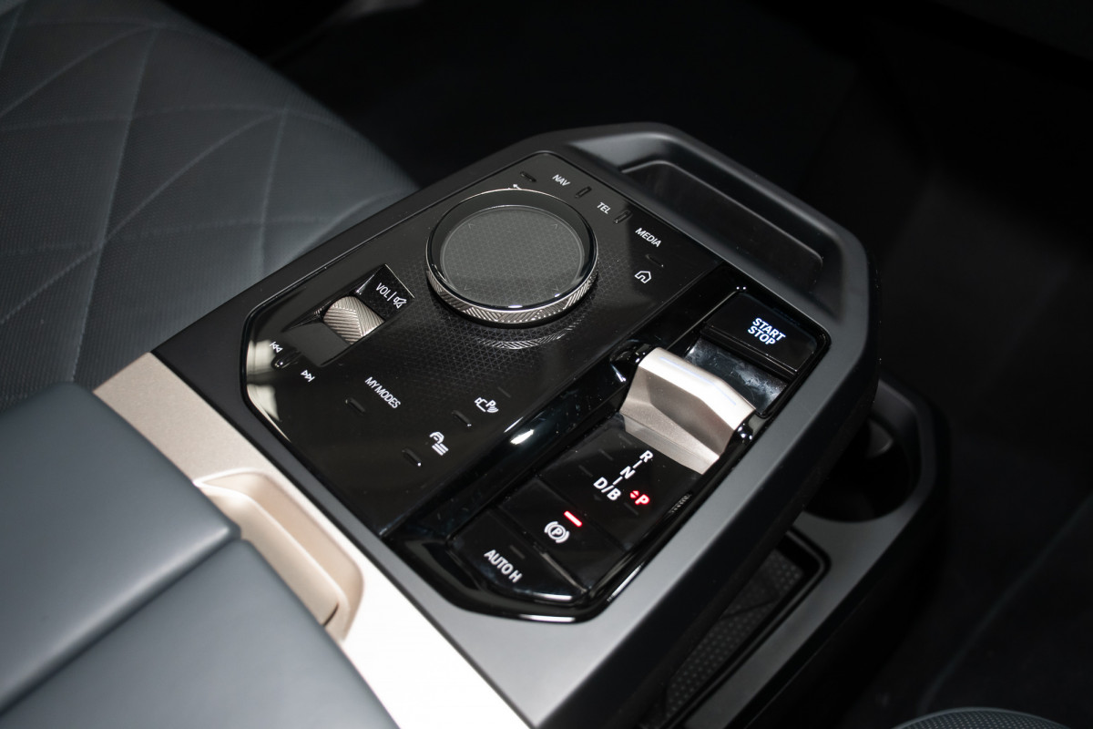2024 BMW iX xDrive40 Sport SUV