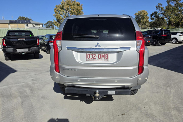 2017 Mitsubishi Pajero Sport QE Exceed SUV Image 4