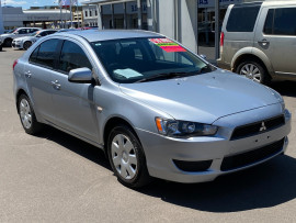 Mitsubishi Lancer ES