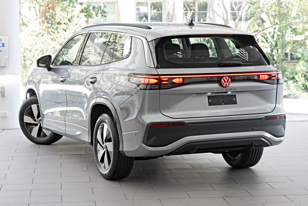 2025 Volkswagen Tayron R4 110TSI Life SUV image 2