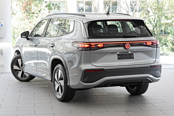 2025 Volkswagen Tayron R4 110TSI Life SUV Image 2