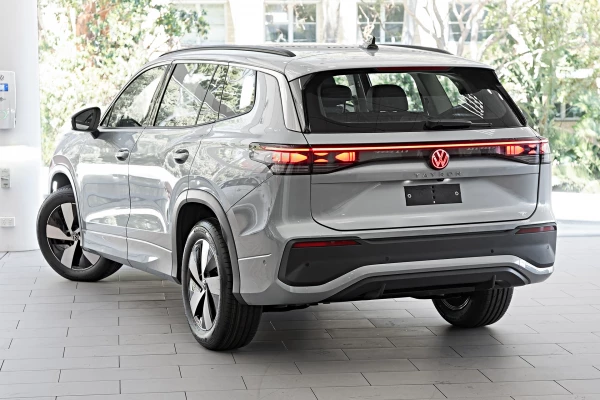 2025 Volkswagen Tayron R4 110TSI Life SUV Image 2