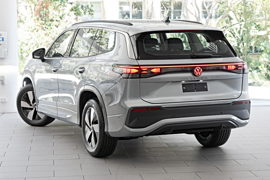 2025 Volkswagen Tayron R4 110TSI Life SUV Image 2