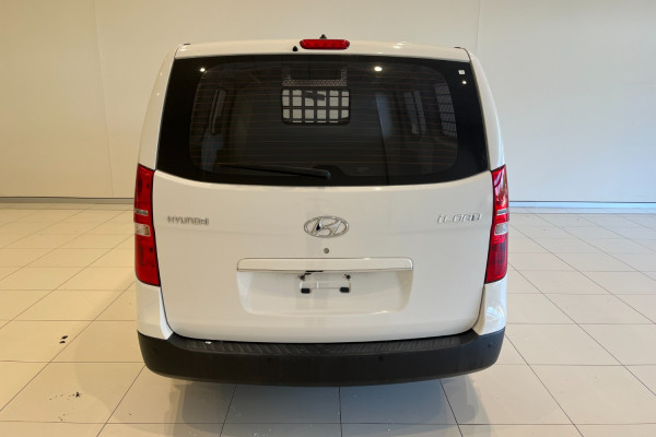 2017 Hyundai iLoad TQ3-V Series II  Van Image 5