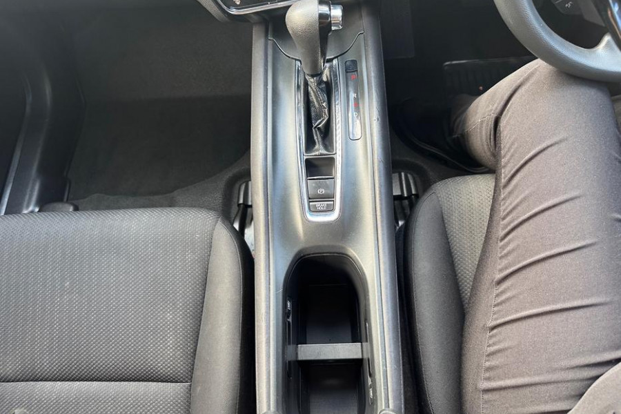 2016 Honda HR-V VTi SUV Image 17