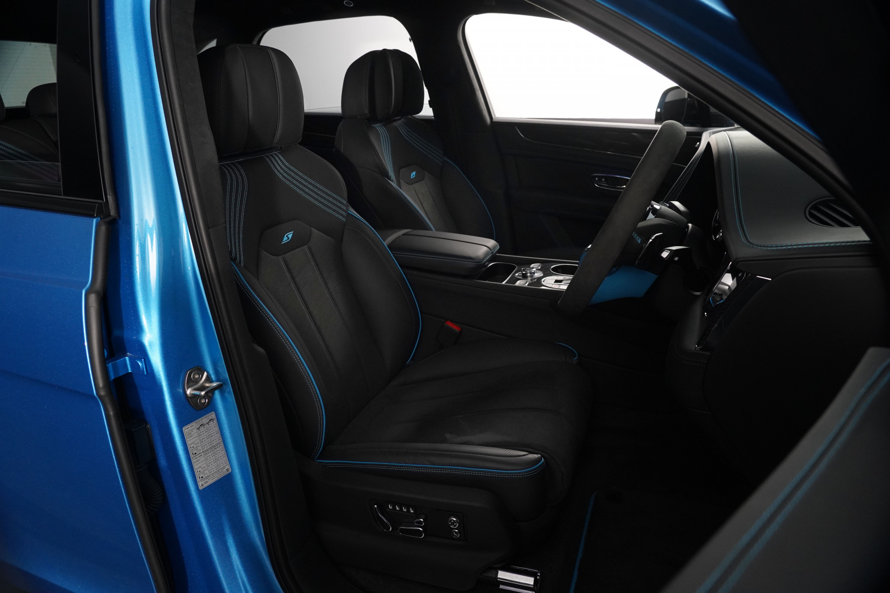 2024 Bentley Bentayga V8S Black Line SUV Image 19