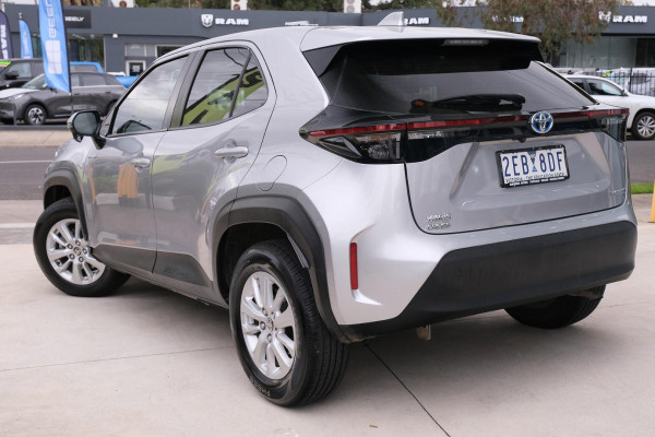 2021 Toyota Yaris Cross MXPB10R GX SUV Image 2