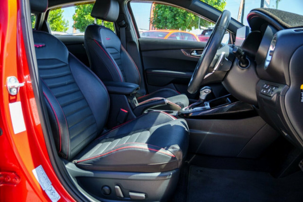 2021 MY22 Kia Cerato BD GT Hatch Image 19