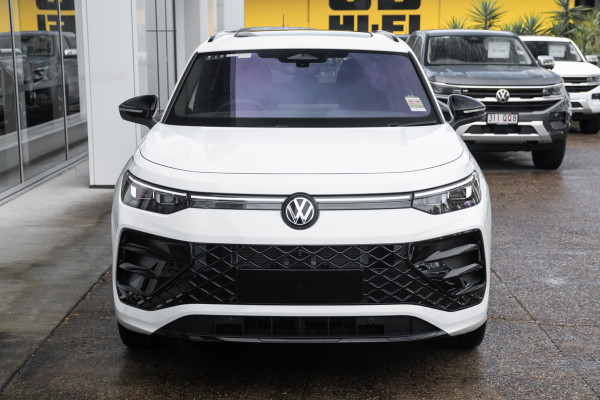 2026 Volkswagen Tayron R4 200TSI eHybrid R-Line SUV Image 4
