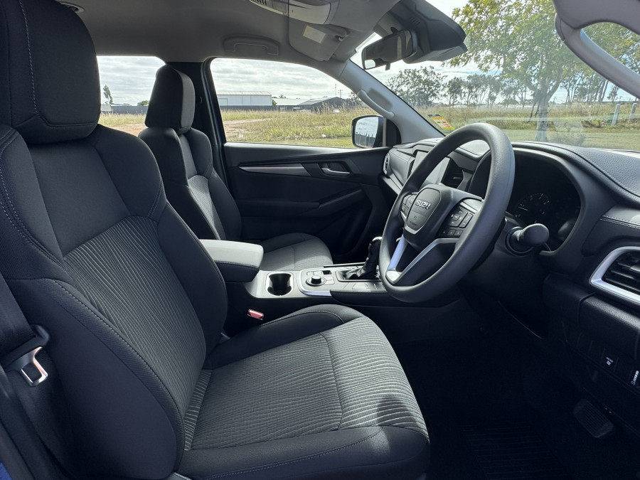 2026 Isuzu MU-X RJ LS-M SUV Image 9