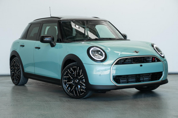 MINI Cooper S Favoured F65