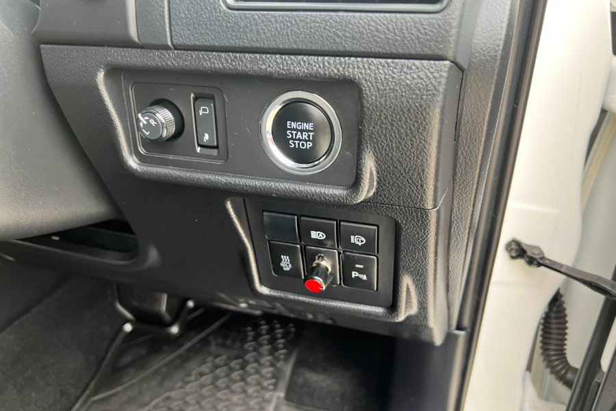 2018 Toyota LandCruiser Prado GDJ150R GXL SUV Image 22