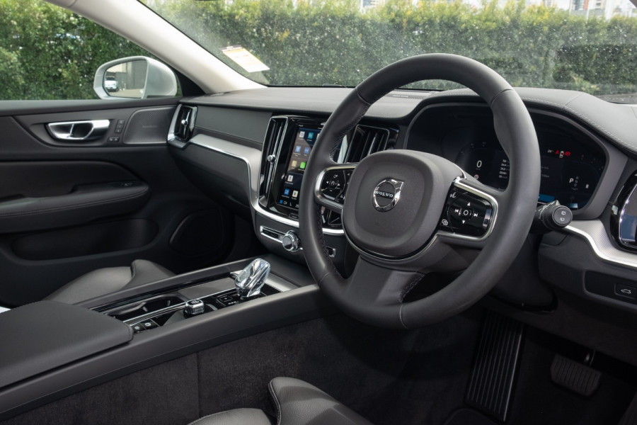 2025 Volvo V60 Cross Country Z Series Ultra B5 Bright Wagon Image 7