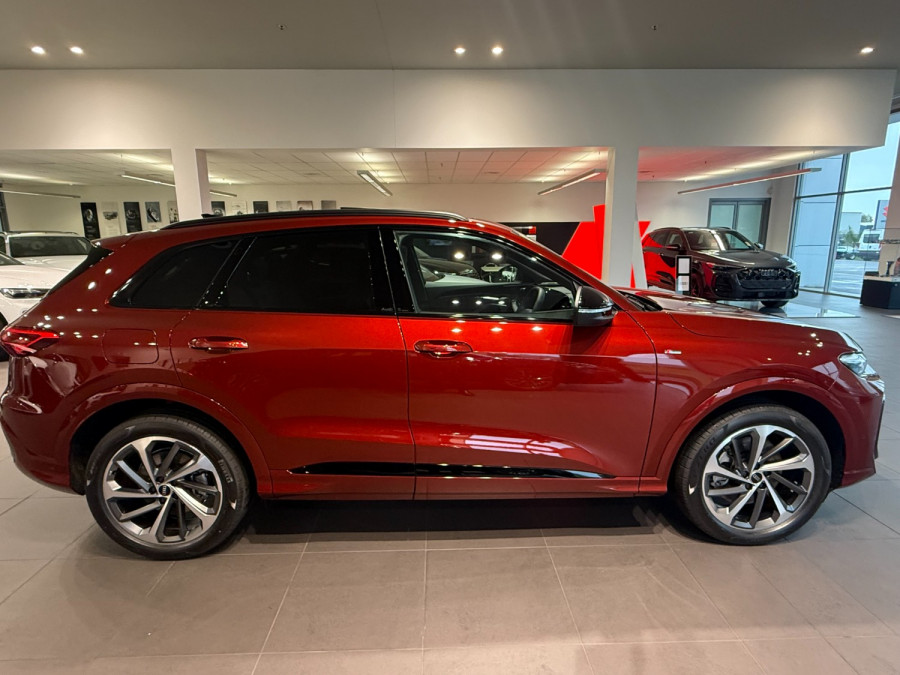 2025 Audi Q5 FY TDI Sport SUV Image 2
