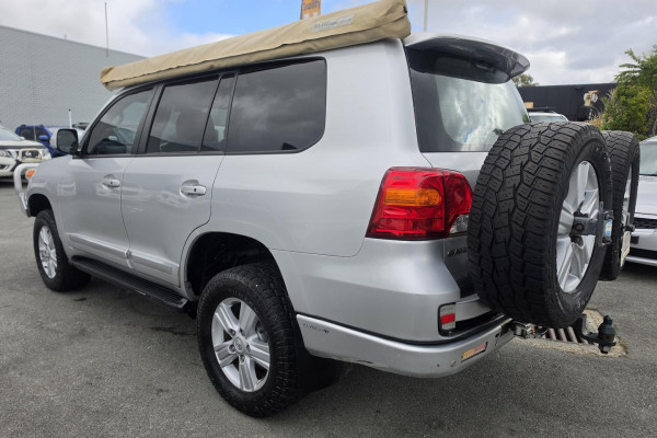 2012 MY10 Toyota LandCruiser VDJ200R Sahara SUV Image 9